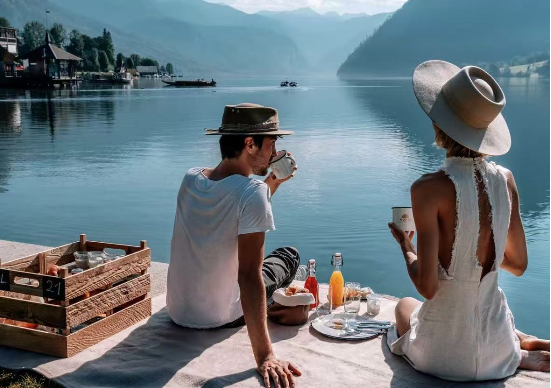 美宿<br/>甄选当地人最爱的湖区酒店，体验奥地利小镇慢生活