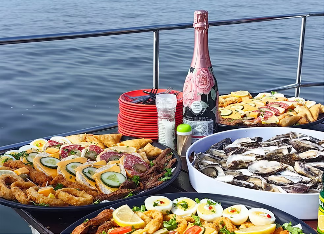 味蕾<br/>于大西洋波光中，享受船长与水手们准备的海上午餐