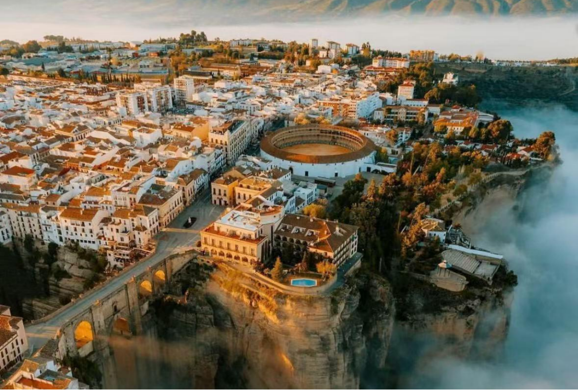 浏览<br/>深入安达卢西亚的小众宝藏小镇，仿佛是被阳光亲吻过的秘密徽章