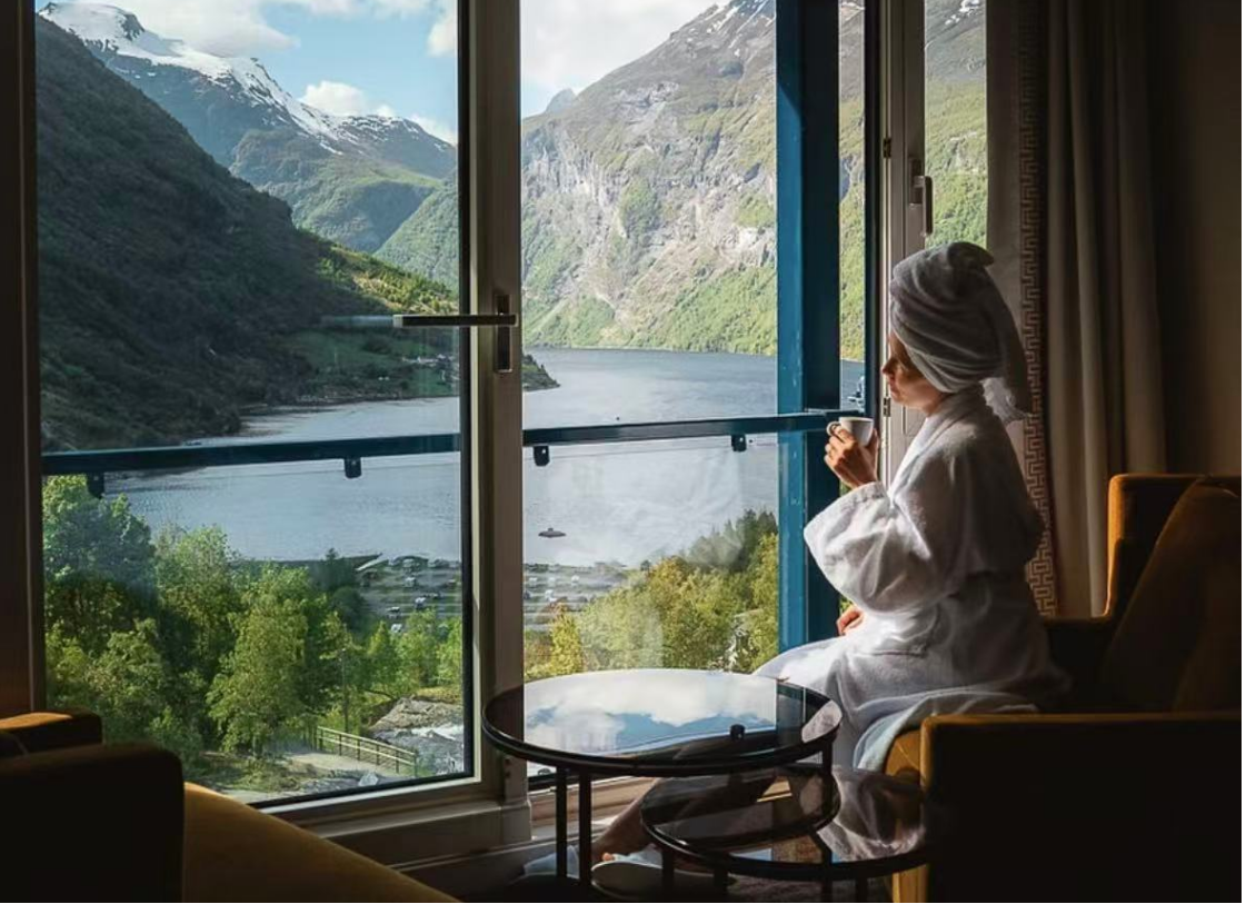 美宿<br/>下榻盖朗厄尔峡湾传奇酒店，俯瞰联合国遗产的壮丽全景