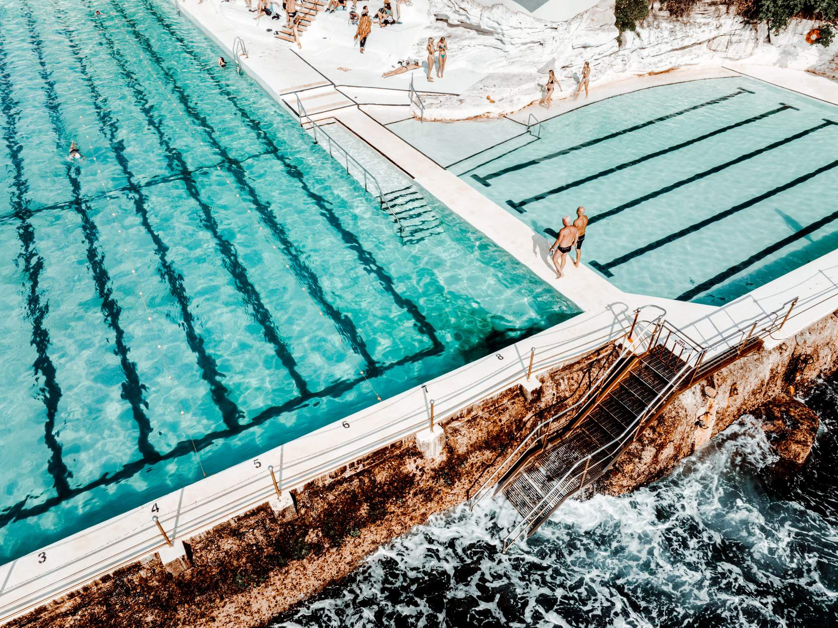 体验<br/>特别安排！人生清单必完成，跳入邦迪海滩冰山泳池